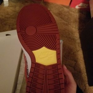 Deadstock crawfish dunks size 9.5